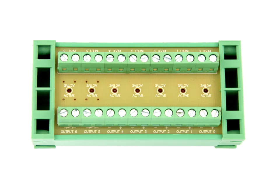 cslabs-universal-konverter-digitalsignale-mit-opto-isolation-5v-eingang image 1